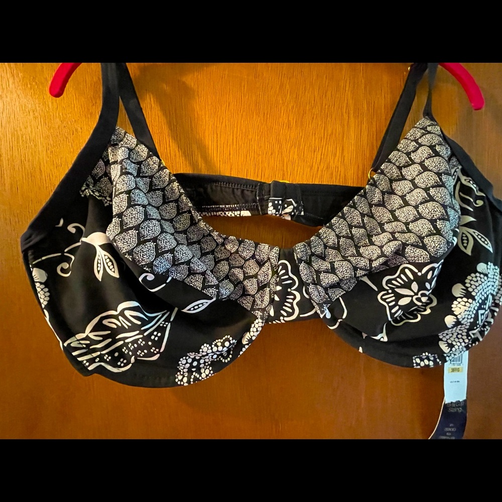NWT Swim Bra Top 38G